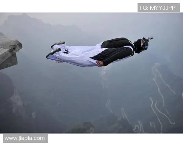 极限运动的心灵挑战：深入成都极限运动队员的心理素质与训练揭秘