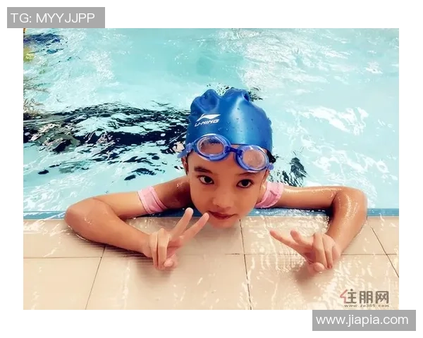 海豚足球画展现海洋生物与运动激情的完美结合