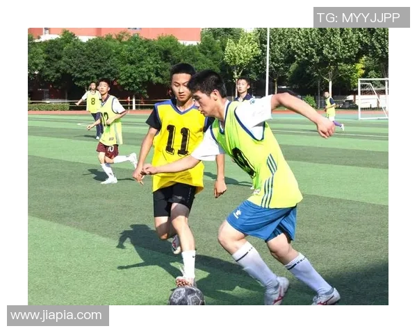 火焰蓝足球：点燃激情与梦想的绿茵场传奇之旅