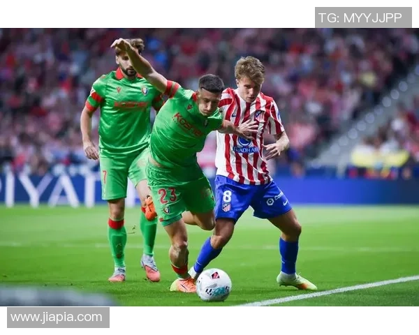 足球腿长的秘密揭秘如何提升球员的竞技表现与运动能力 足球腿长的秘密揭秘如何提升球员的竞技表现与运动能力